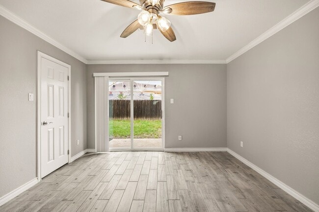 Building Photo - 521-525 Gilcrease Street Unit