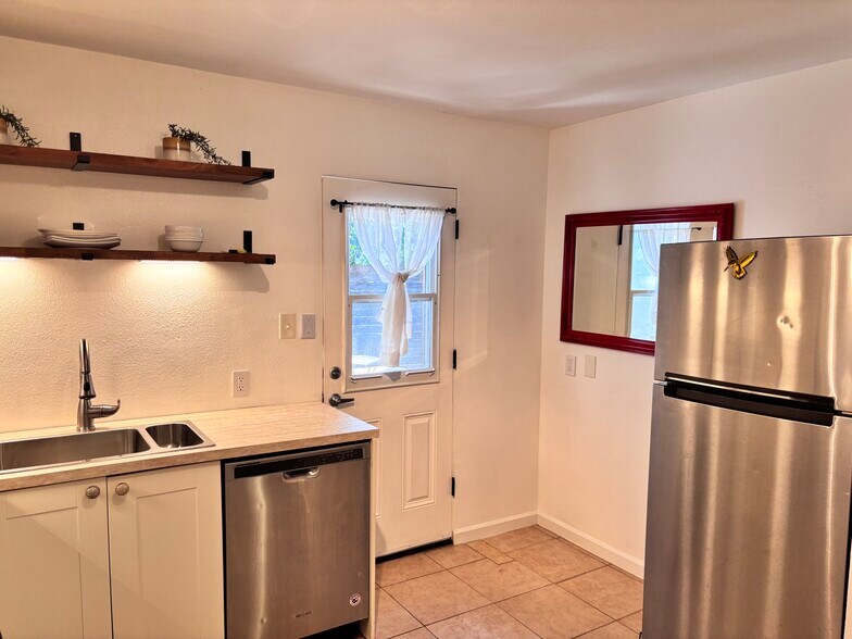 Building Photo - 5414 Bolm Rd