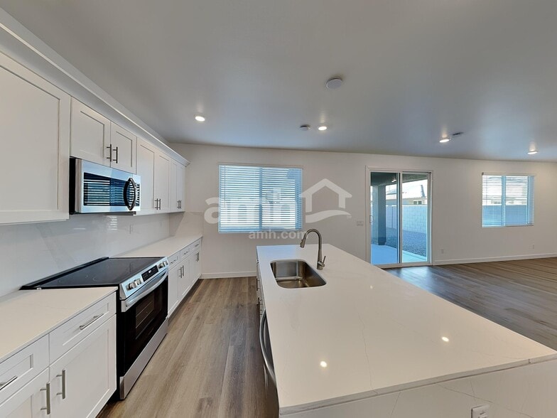 Building Photo - 20177 W Thomas Rd