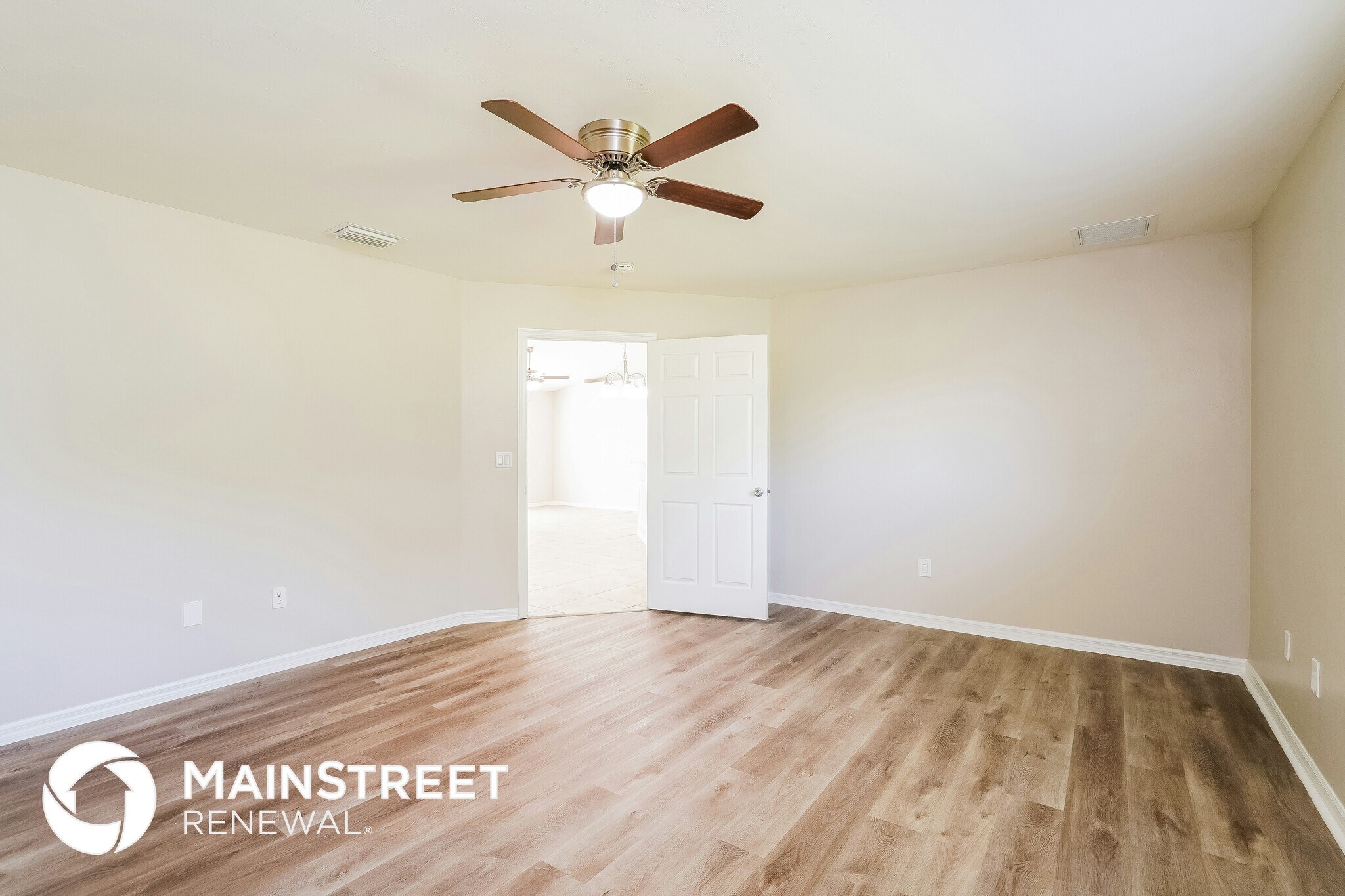 Building Photo - 820 SW 11th Ct