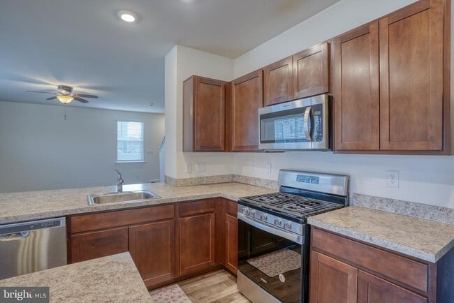 Building Photo - 67 Bostick Ln