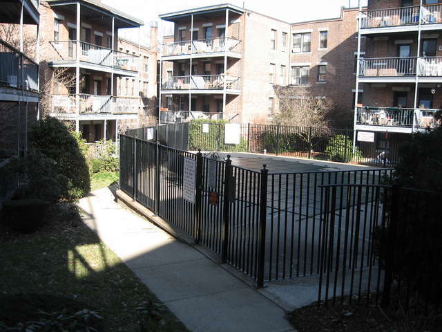 Building Photo - 120 Lanark Rd