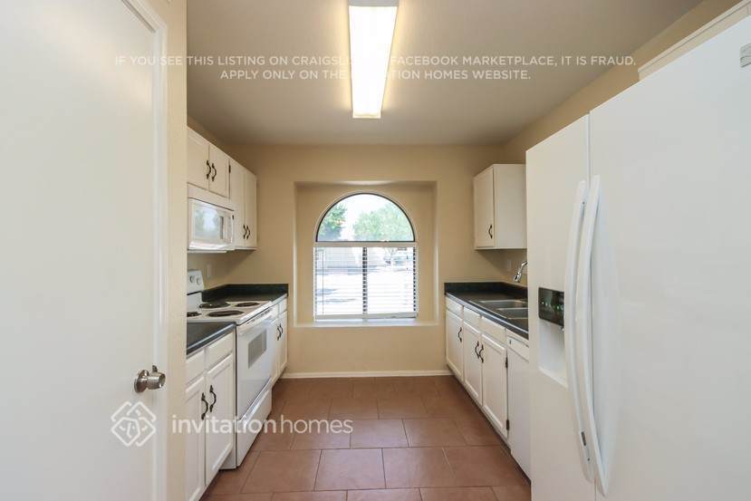 Building Photo - 19843 N 46th Ave