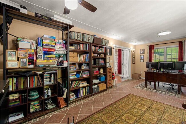Building Photo - 3054 Bedillion Rd