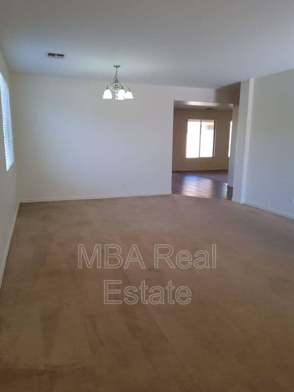 Building Photo - 8998 W Plum Rd