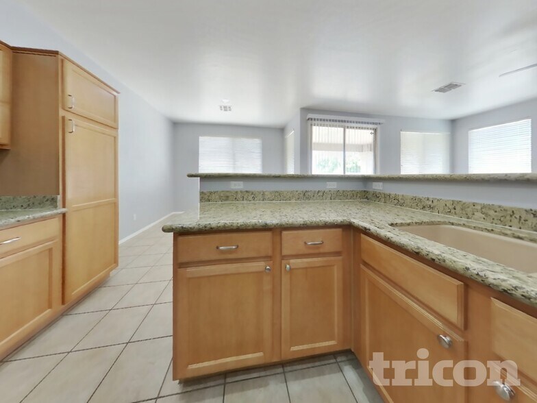 Building Photo - 6147 W Oraibi Dr