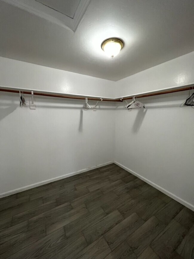 Building Photo - Southwest Bakersfield 4 Bedroom Home