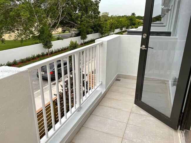 Building Photo - 25308 SW 135th Ave