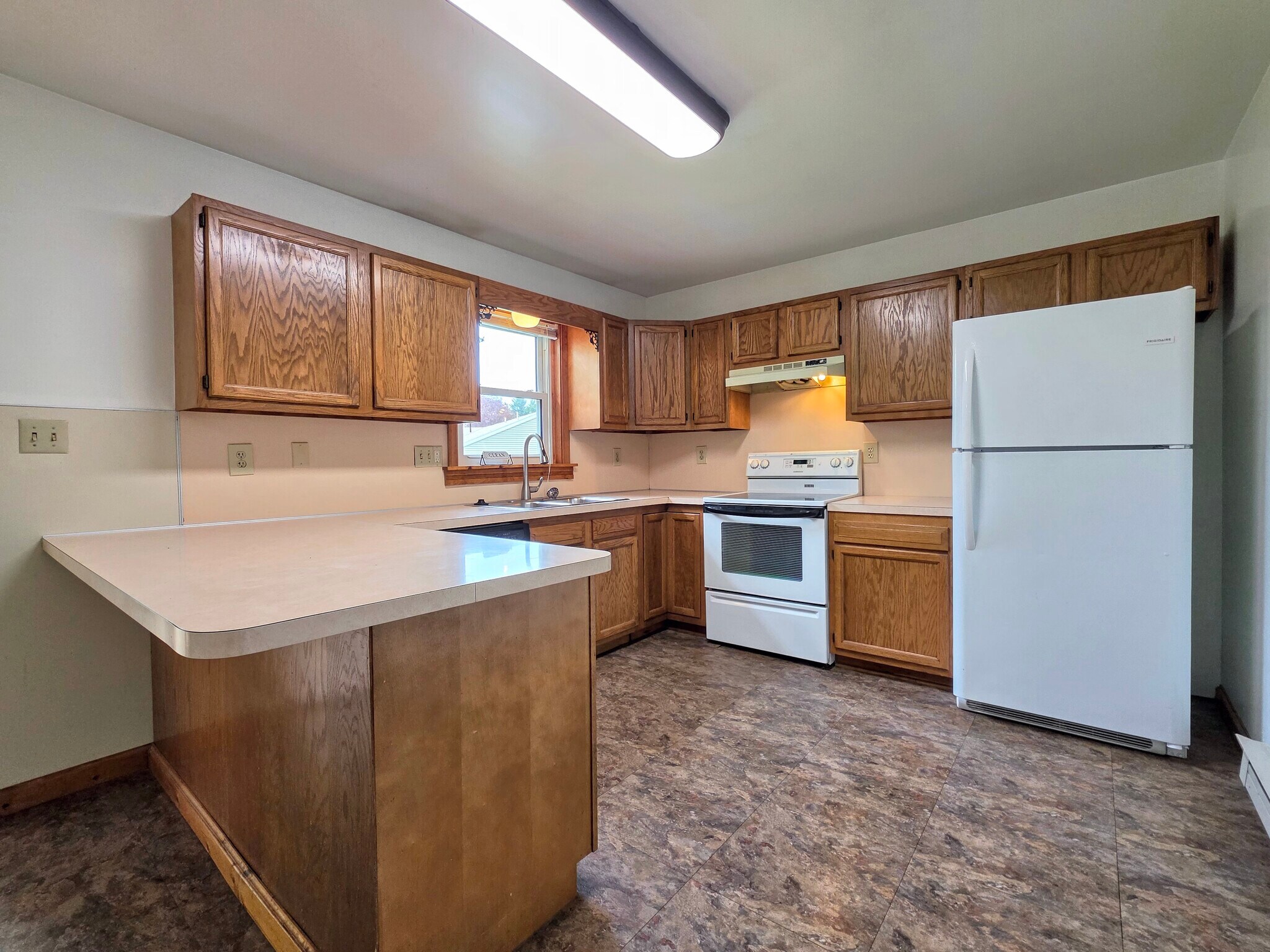 Building Photo - 909 Hannah Dr