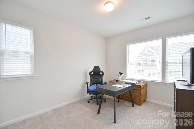 Building Photo - 114 Isleworth Ave