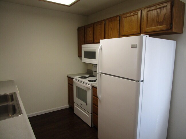 Building Photo - 2406 Calder Ct