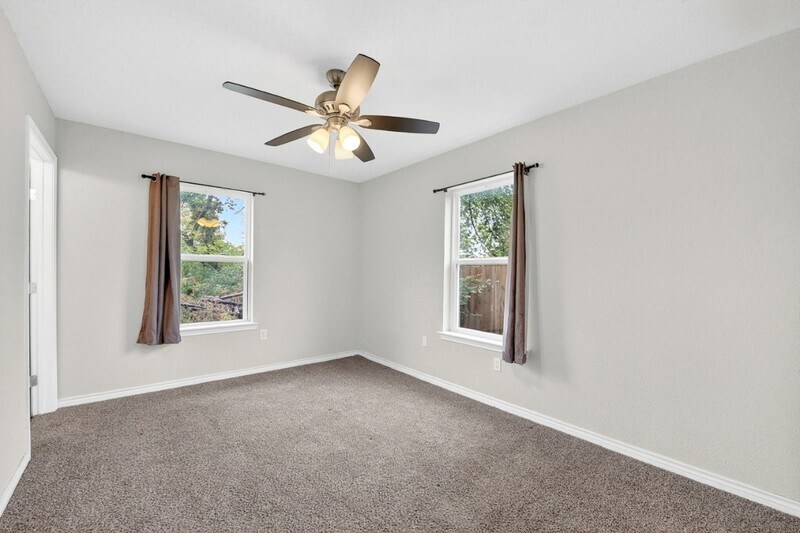 Building Photo - 317 Jones St