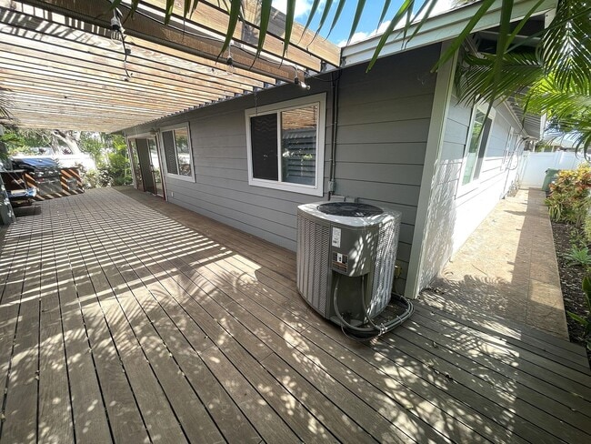 Building Photo - Central Kihei - Pi?ilani Villages 3 Bed 2 Bath Unfurnished Home with High end Finishes & Family-F...