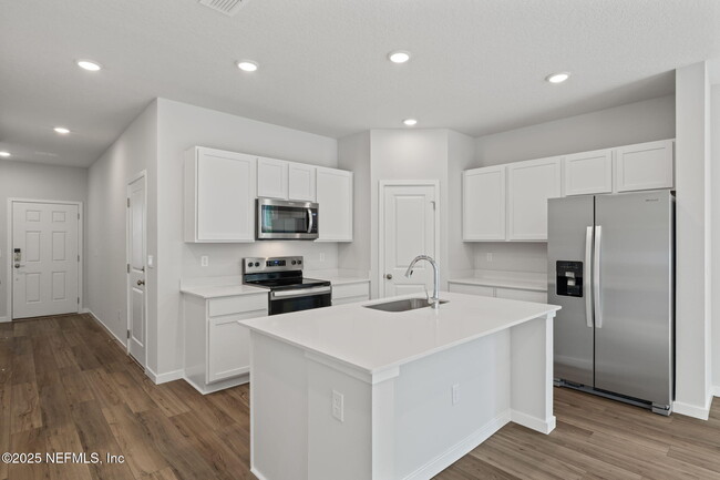 Building Photo - 111 Brazil Nut Cir