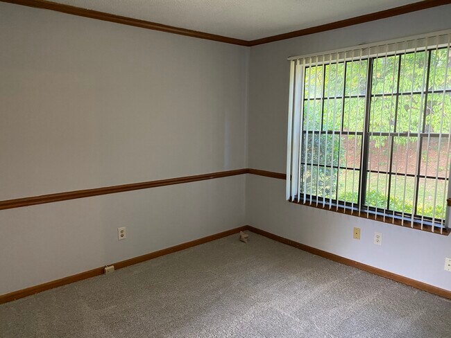 Building Photo - 4068 Buckingham Pl