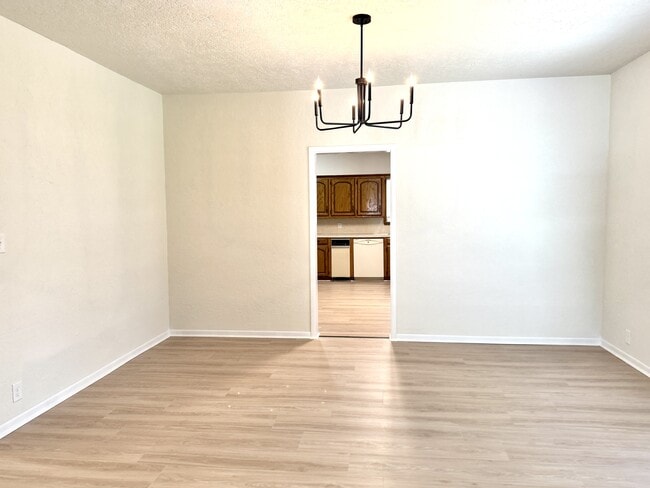 Building Photo - 901 Wolverton St