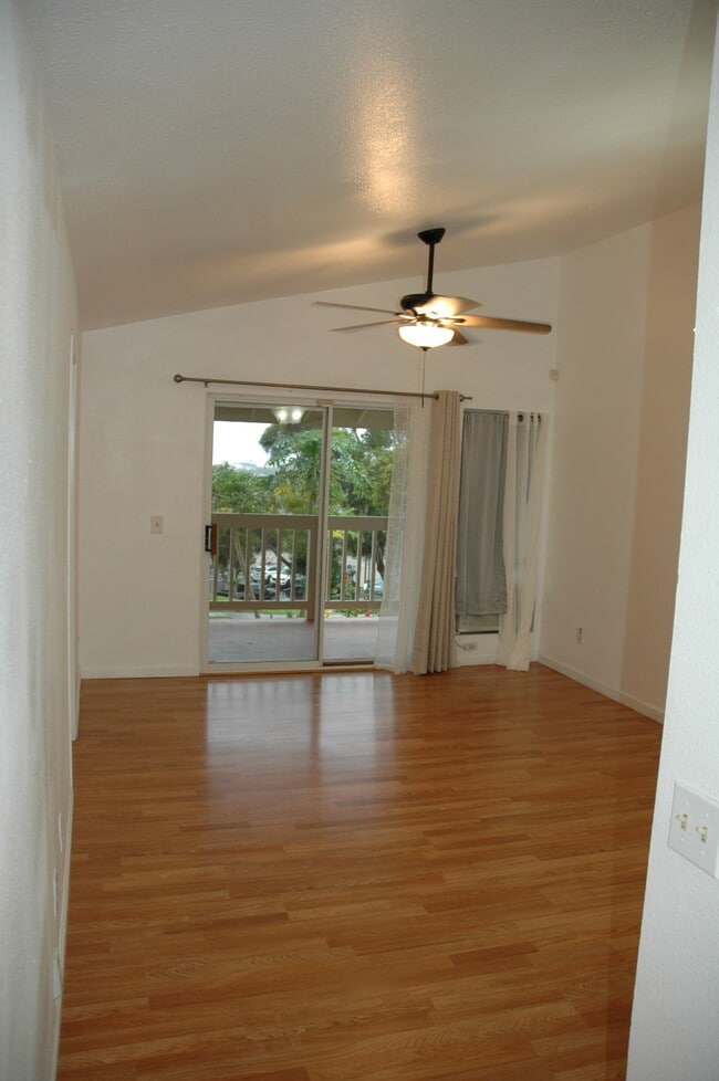 Building Photo - 92-1242-1242 Palahia St