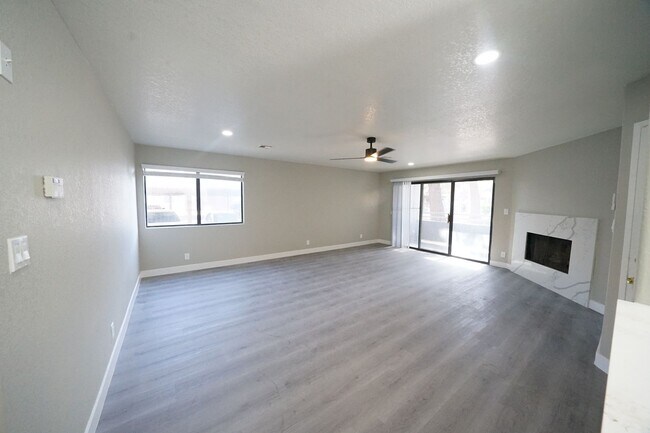 Building Photo - 5022 S Rainbow Blvd