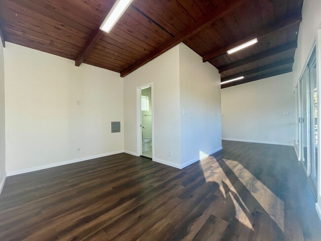 Building Photo - Newly remodeled 1 bedroom 1 Bath home