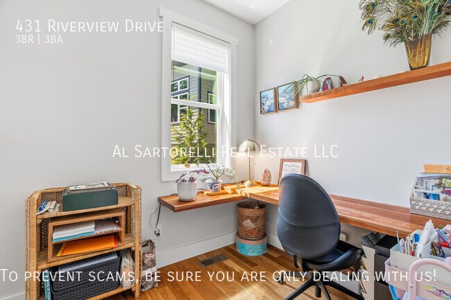 Building Photo - 431 Riverview Dr