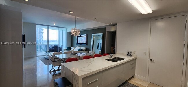 Building Photo - 15811 Collins Ave
