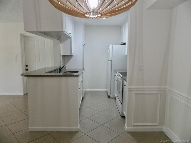 Building Photo - 2506 SE Anchorage Cove