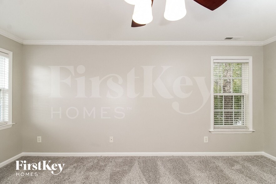 Building Photo - 6590 Lake Dale Way