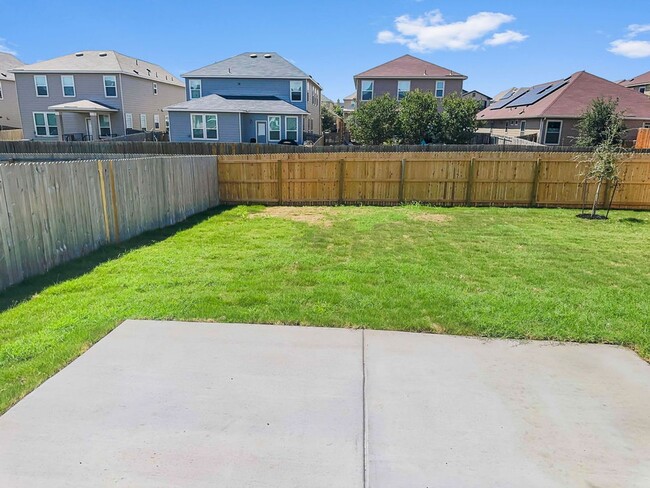 Building Photo - Home in Bentwood