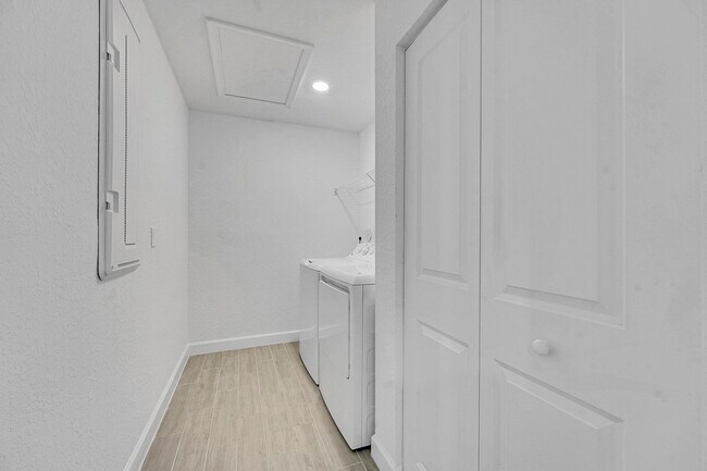 Building Photo - 13096 NW Copper Creek Dr