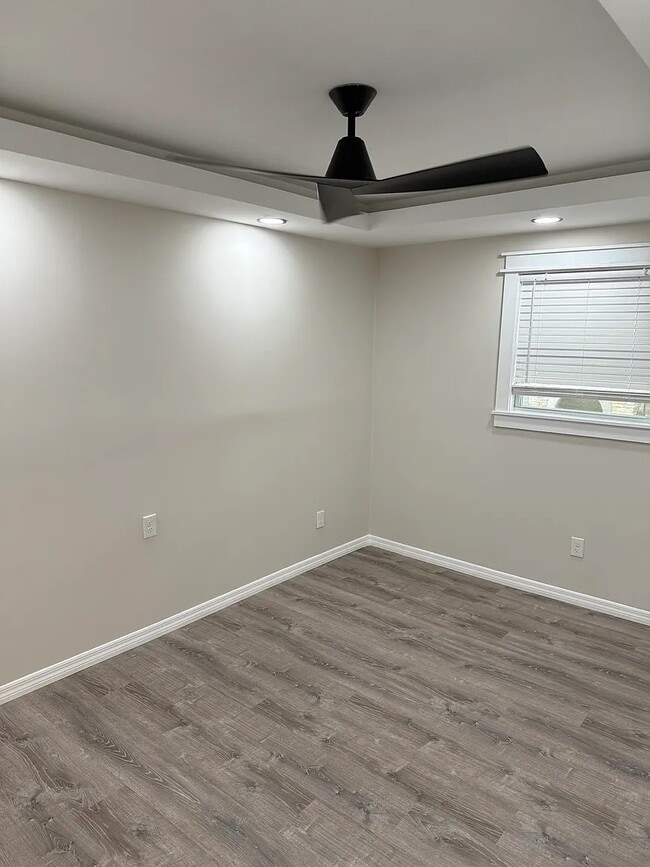 Building Photo - 201 48th Ave N