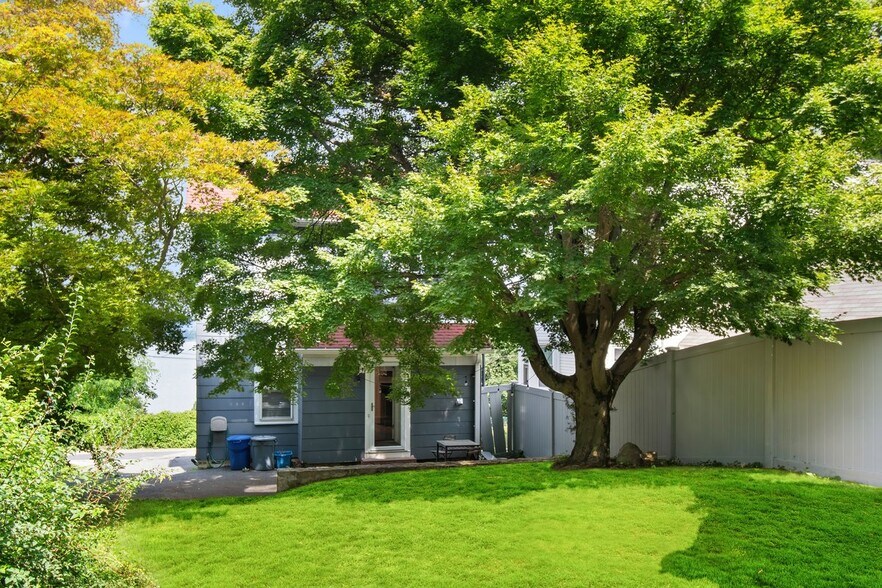 Back of the house - 3 Independence Pl