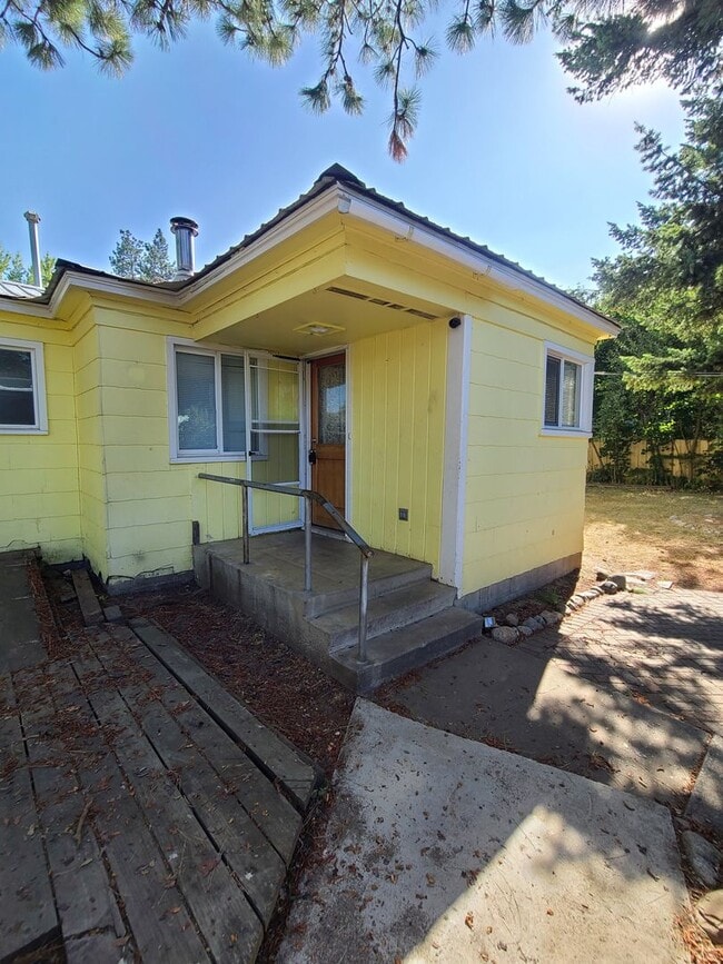 Building Photo - 11TH AVENUE HOUSE (P#297)