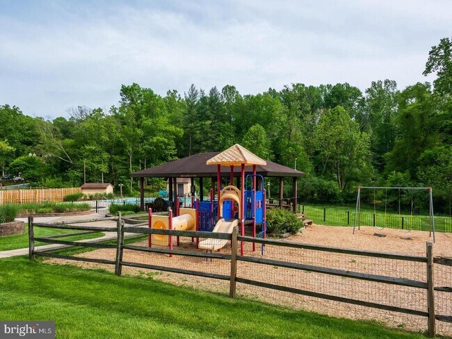 Building Photo - 1609 Painters Crossing