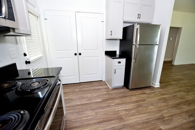 Building Photo - 512 Amerson Ct