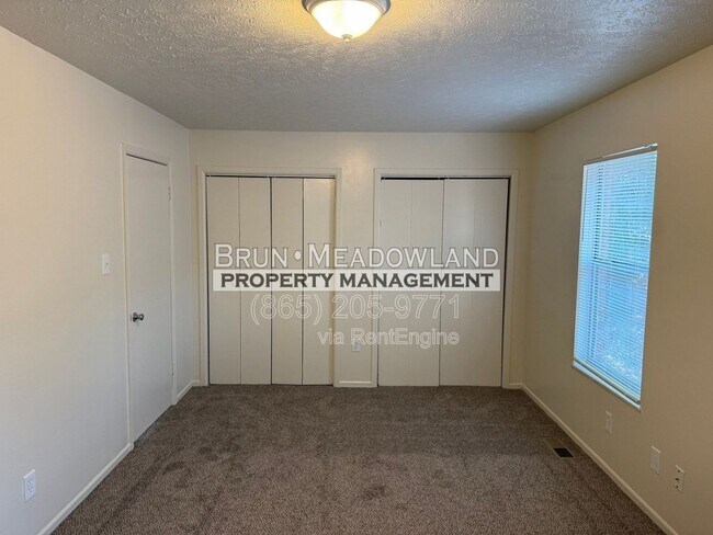 Building Photo - 1035 W Parkway Ave