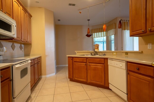 Building Photo - 4 Bed 3 Bath Home for Rent