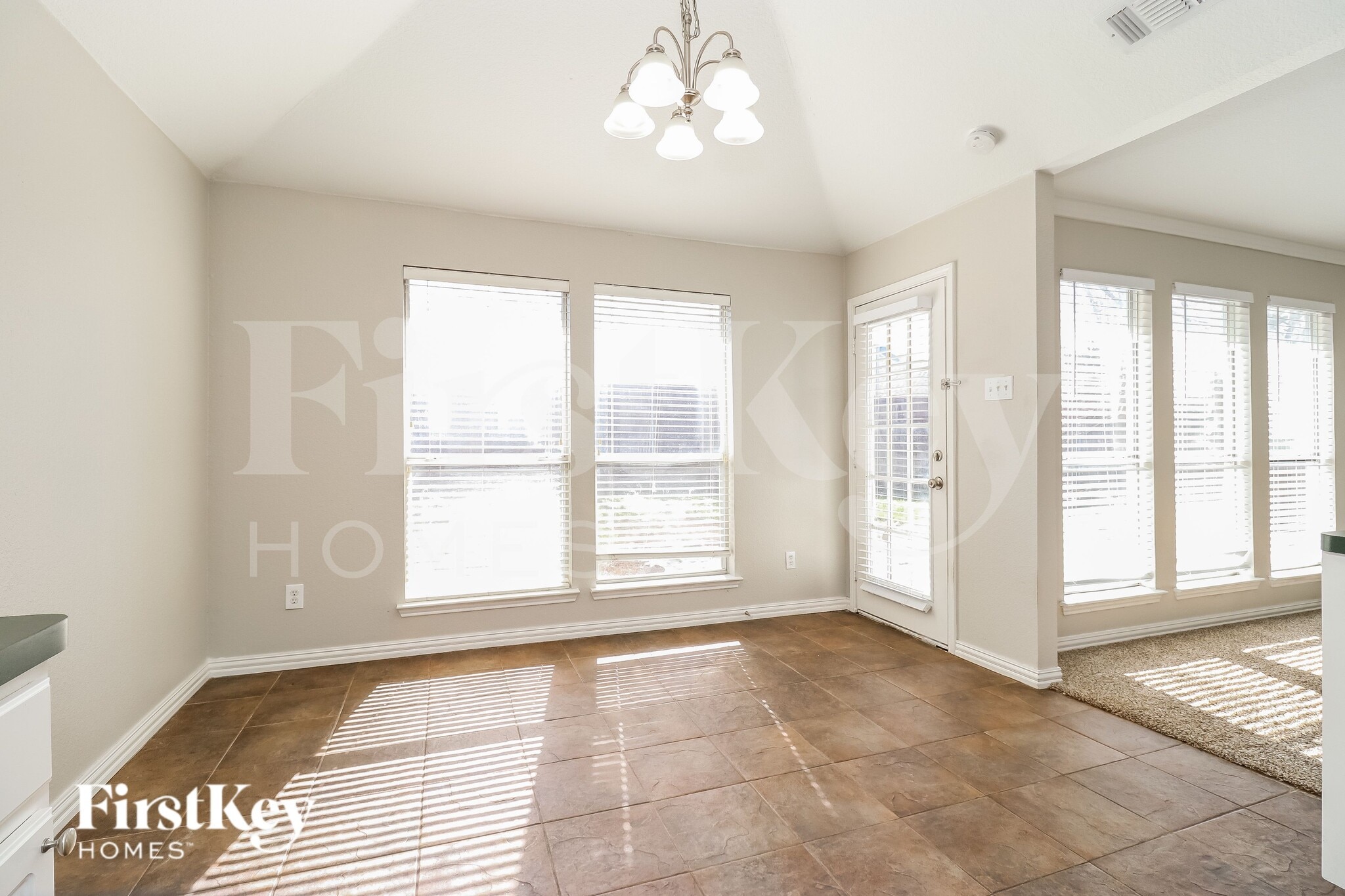 Building Photo - 614 Jamie Ln