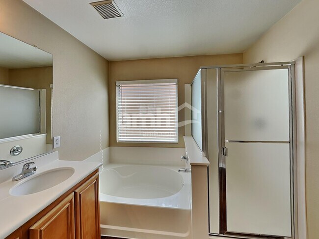 Building Photo - 8318 Brilliant Ruby Ct