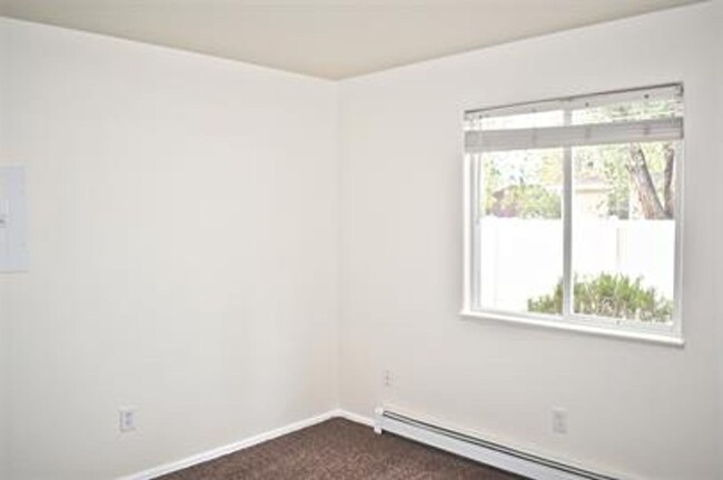 Building Photo - 497 Coronado Way