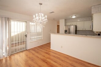 Building Photo - 12133 Bob White Dr