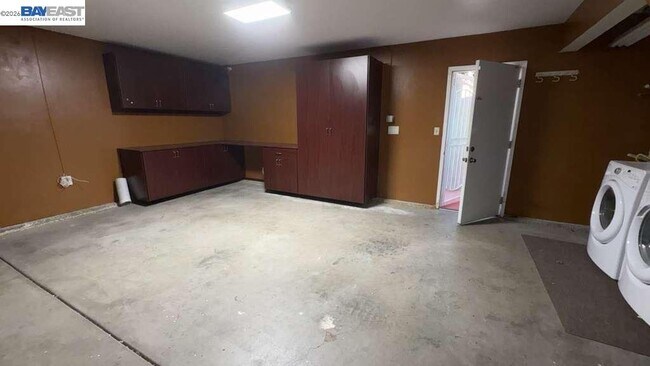 Building Photo - 101 E Portola Way