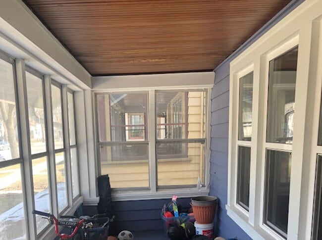 Building Photo - Single-Family Home in Greenbush Neighborhood!