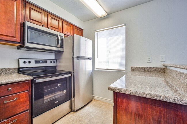 Building Photo - 5240 Indian River Dr