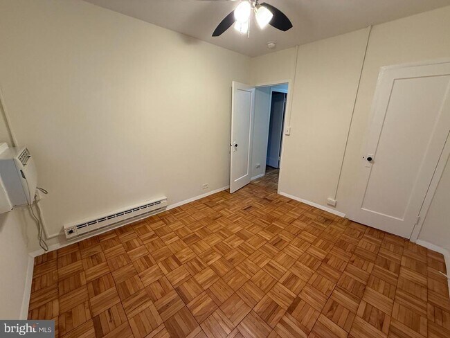 Building Photo - 3539 Martha Custis Dr