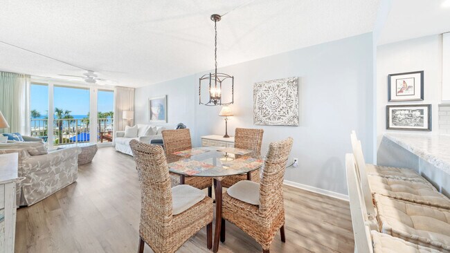 Building Photo - 7205 Thomas Dr