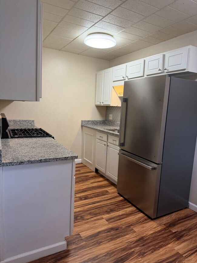 Building Photo - Knoxville 37919 - 1 bedroom, 1 bath Apartment on main floor with no steps - Mac Tobler (865) 755-...