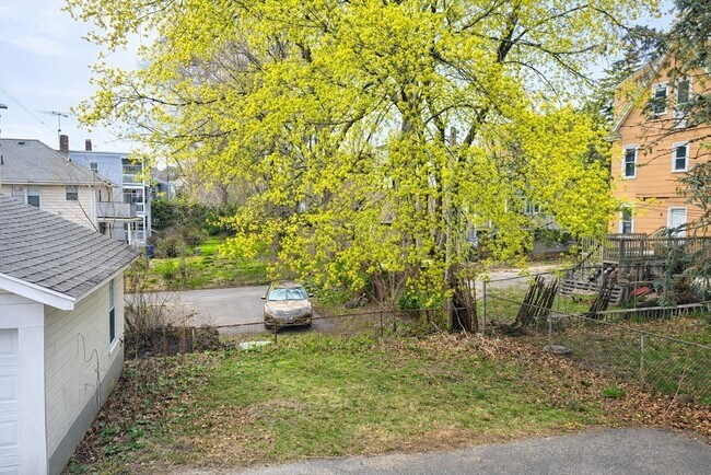 Building Photo - 14 Walter St