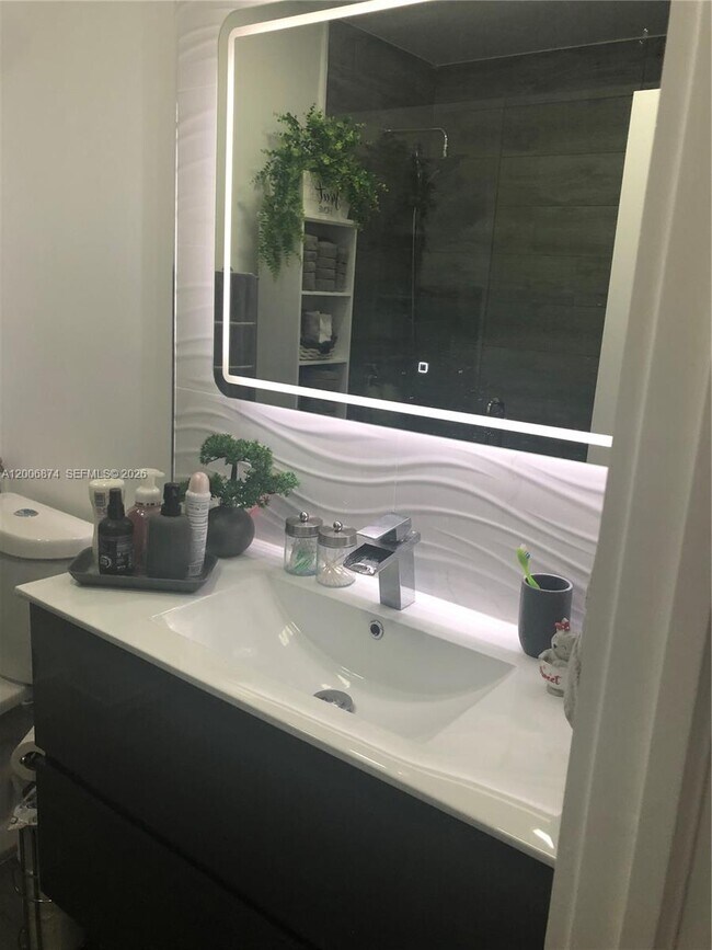 Building Photo - 1155 NW 123rd Ct