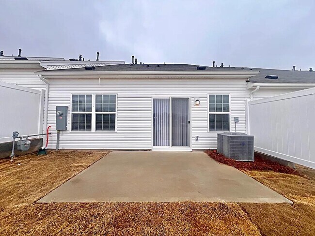 Building Photo - 7 Vine House Dr