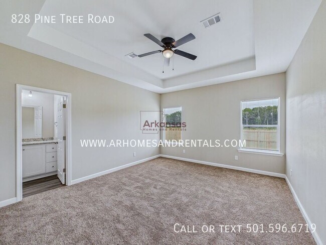 Building Photo - 828 Pine Tree Rd